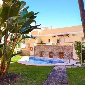 https://soleado-apartamento-con-piscina-aoreta-golf.es-andalucia.com